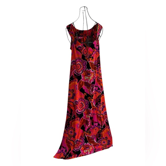 6. ✨ Hot Pink 60s Dress With Cape - Picture 3 of 16